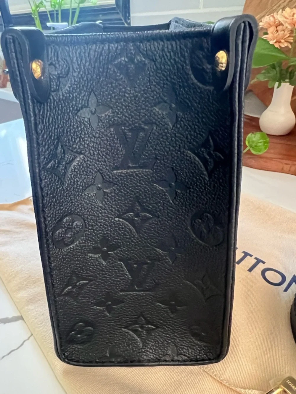 Louis Vuitton Black Onthego PM - Picture 6 of 16